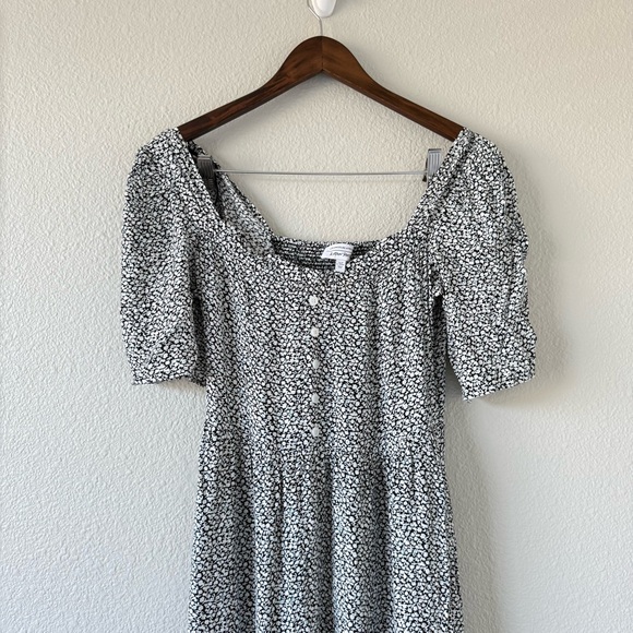 & Other Stories Black White Floral Midi Dress Puff Sleeve Button Front Size 6 - Picture 3 of 15